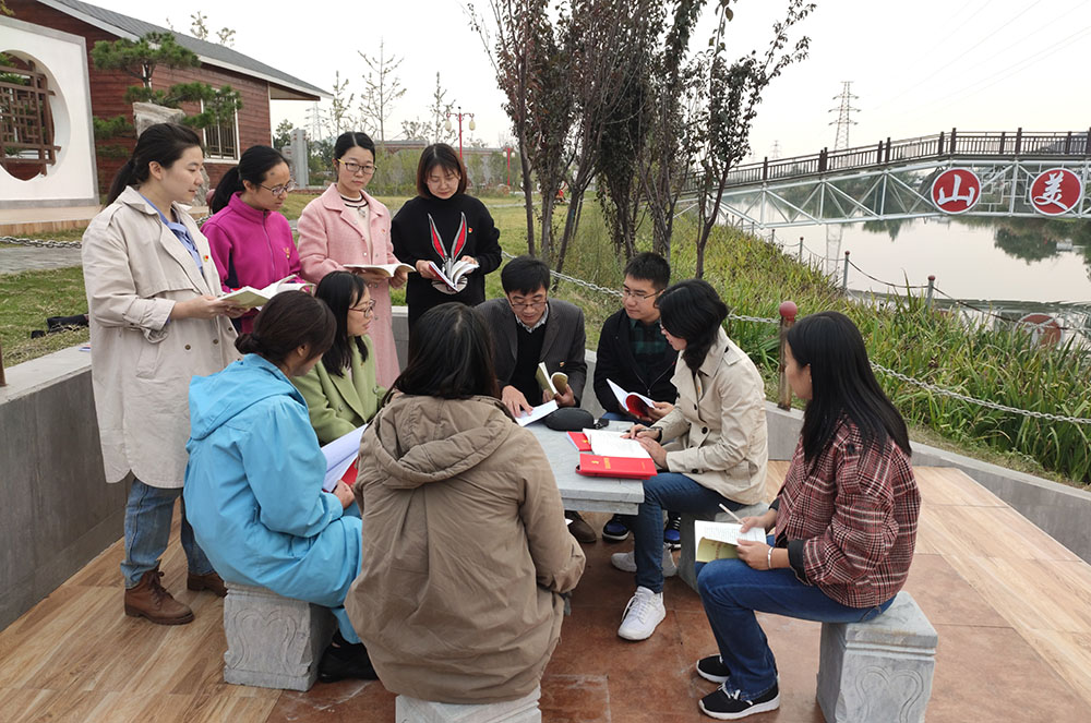 重溫入黨誓詞，牢記初心使命 —建藝學(xué)院黨支部“不忘初心，牢記使命”主題教育黨日活動