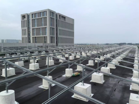 總裝機(jī)容量770.24KWp光伏太陽能板安裝現(xiàn)場